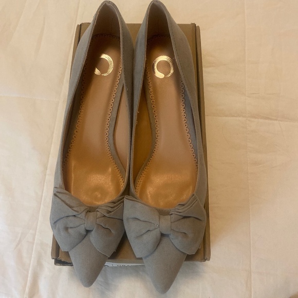 Journee Collection Women’s Orana Pointed Toe Kitten Heel pumps - Picture 1 of 6